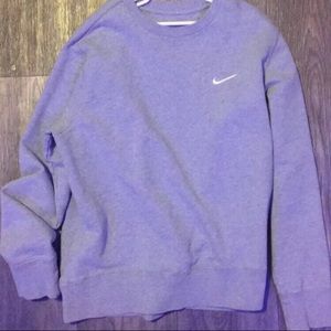Grey women’s Nike sweatshirt